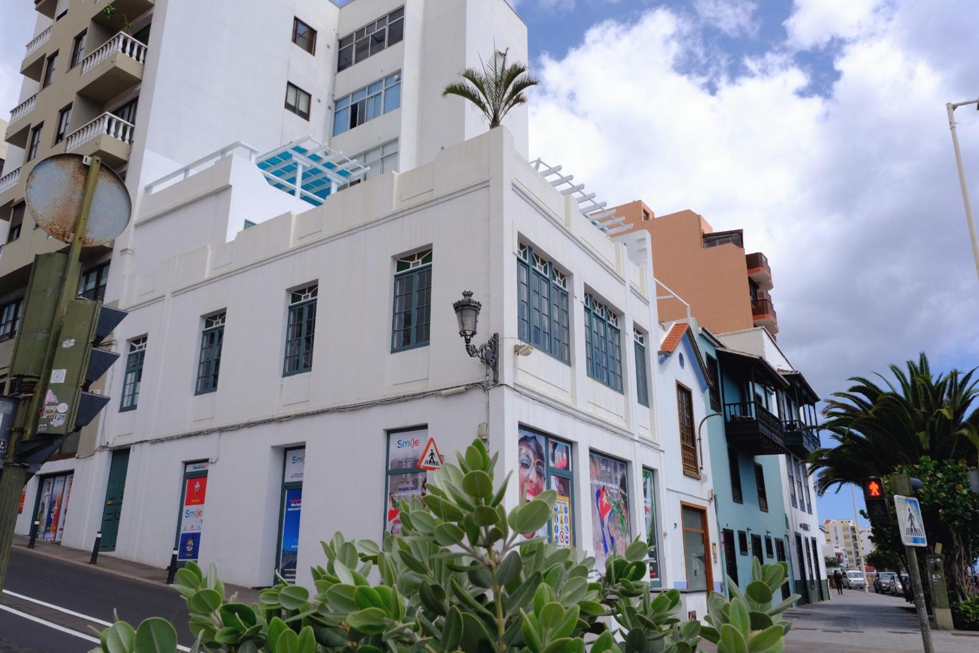 Rooftop Dreamhouse - 3br With Seaviews